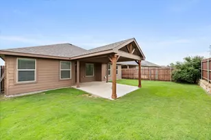 8333 Muddy Creek Dr, Fort Worth, TX 76131 - Photo 3