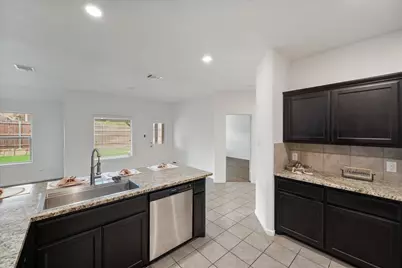 8333 Muddy Creek Drive, Fort Worth, TX 76131 - Photo 7