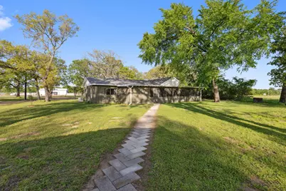 2338 N Tool Dr, Seven Points, TX 75143 - Photo 5