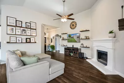 817 Rio Bravo Drive, Fort Worth, TX 76052 - Photo 3