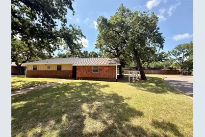 2900 SE 6th Street SE, Mineral Wells, TX 76067 - Photo 3
