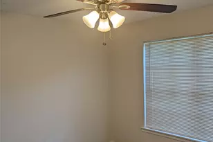 4800 Dunlap Dr, Fort Worth, TX 76119 - Photo 13