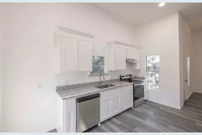 415 W 7th Street, Bonham, TX 75418 - Photo 9