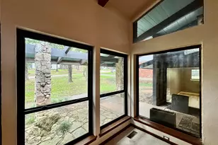 2000 Mill Creek Dr, Arlington, TX 76010 - Photo 9