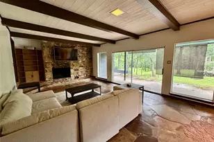 2000 Mill Creek Dr, Arlington, TX 76010 - Photo 3