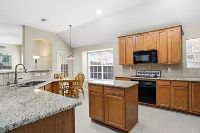 4016 Sharondale Drive, Flower Mound, TX 75022 - Photo 9