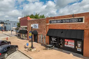 105 E Franklin St, Hillsboro, TX 76645 - Photo 1