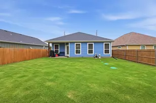 2316 Creekview Dr, Granbury, TX 76048 - Photo 9
