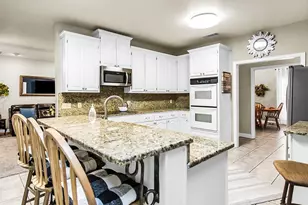 820 Cedar Creek Cir, Bonham, TX 75418 - Photo 9