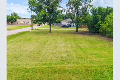 404 SE 9th Avenue, Mineral Wells, TX 76067 - Photo 3