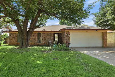 641 Deborah Court, Burleson, TX 76028 - Photo 3