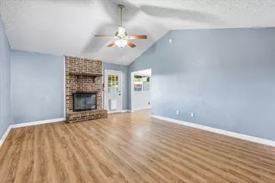 641 Deborah Court, Burleson, TX 76028 - Photo 7