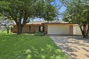 641 Deborah Ct, Burleson, TX 76028 - Photo 1