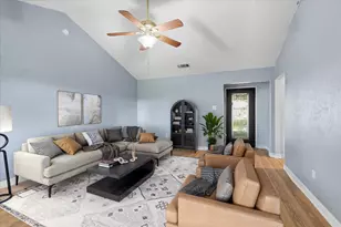 641 Deborah Ct, Burleson, TX 76028 - Photo 5