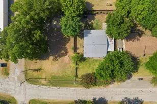 313 E Main St, Fairfield, TX 75840 - Photo 13