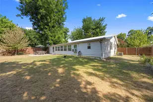 313 E Main St, Fairfield, TX 75840 - Photo 3