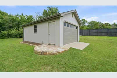 140 Buckingham Court, Weatherford, TX 76088 - Photo 5