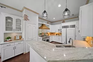 2622 Woods Ln, Garland, TX 75044 - Photo 7