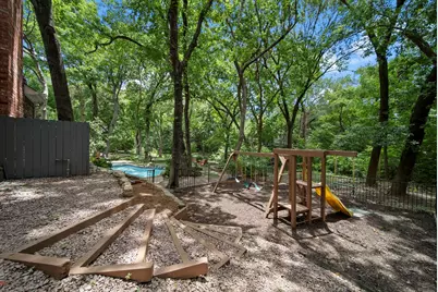2622 Woods Lane, Garland, TX 75044 - Photo 31
