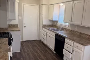 7425 Van Natta Ln, Fort Worth, TX 76112 - Photo 9