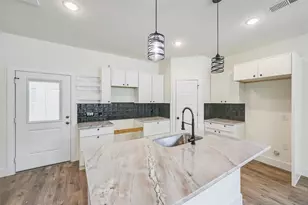 2701 Marburg, Dallas, TX 75210 - Photo 3
