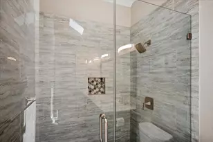 2152 Arbor Creek Dr, Carrollton, TX 75010 - Photo 11