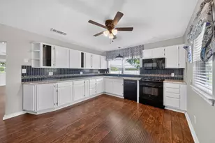 1075 Callender Lake Dr, Murchison, TX 75778 - Photo 11