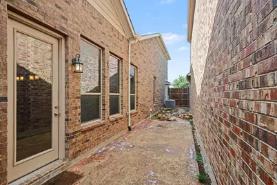 224 Carrington Lane, Lewisville, TX 75067 - Photo 33