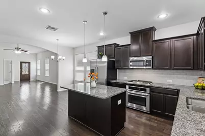 10212 Bennet Drive, McKinney, TX 75072 - Photo 9