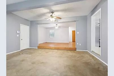 917 Blossom Circle, Garland, TX 75041 - Photo 3