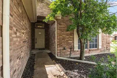 112 Bridlewood Street, Azle, TX 76020 - Photo 5