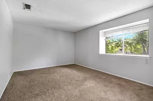 11926 Leisure Dr, Dallas, TX 75243 - Photo 9