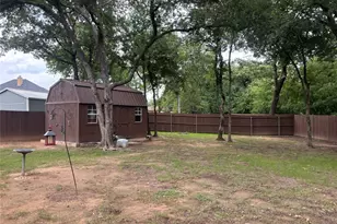 310 Donna Cir, Granbury, TX 76049 - Photo 33