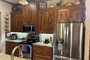 310 Donna Cir, Granbury, TX 76049 - Photo 9