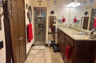 310 Donna Cir, Granbury, TX 76049 - Photo 17