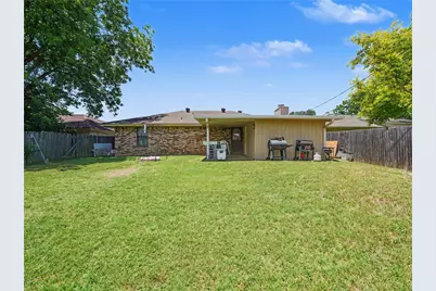 7325 S Meadow Drive E, Fort Worth, TX 76133 - Photo 15
