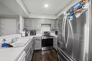 7325 S Meadow Dr E, Fort Worth, TX 76133 - Photo 3