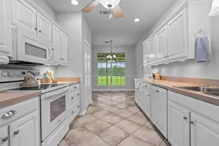 697 Meadowview Cir, Van Alstyne, TX 75495 - Photo 11