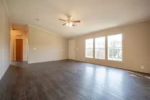 5728 N Sunchase Dr, Granbury, TX 76049 - Photo 11