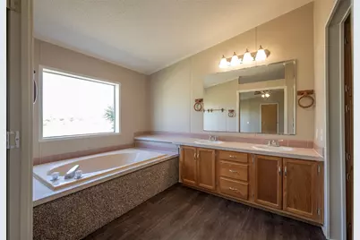 5728 N Sunchase Drive, Granbury, TX 76049 - Photo 15