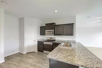 8053 Muddy Creek Drive, Fort Worth, TX 76131 - Photo 11