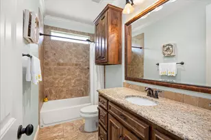 1011 Sunset Bay Ct, Granbury, TX 76048 - Photo 23