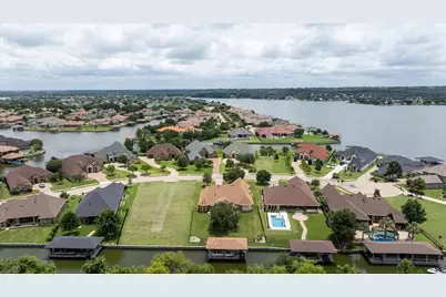 1011 Sunset Bay Court, Granbury, TX 76048 - Photo 33