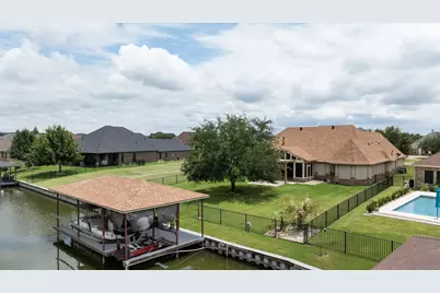 1011 Sunset Bay Court, Granbury, TX 76048 - Photo 31