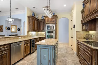 1011 Sunset Bay Court, Granbury, TX 76048 - Photo 9