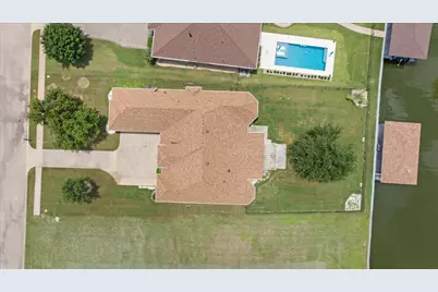 1011 Sunset Bay Court, Granbury, TX 76048 - Photo 31