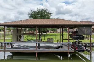 1011 Sunset Bay Ct, Granbury, TX 76048 - Photo 29