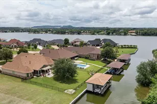 1011 Sunset Bay Ct, Granbury, TX 76048 - Photo 31