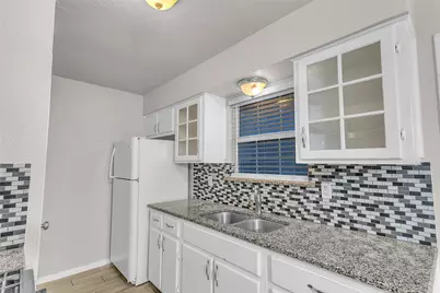 6470 Tumbling Creek Trail, Dallas, TX 75241 - Photo 9