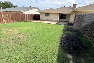 1521 Leicester St, Garland, TX 75044 - Photo 33